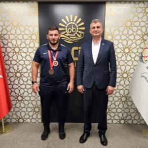 golcuk belediyesporun pehlivani abdulrefik oner baspehlivan oldu yCiWAnJx