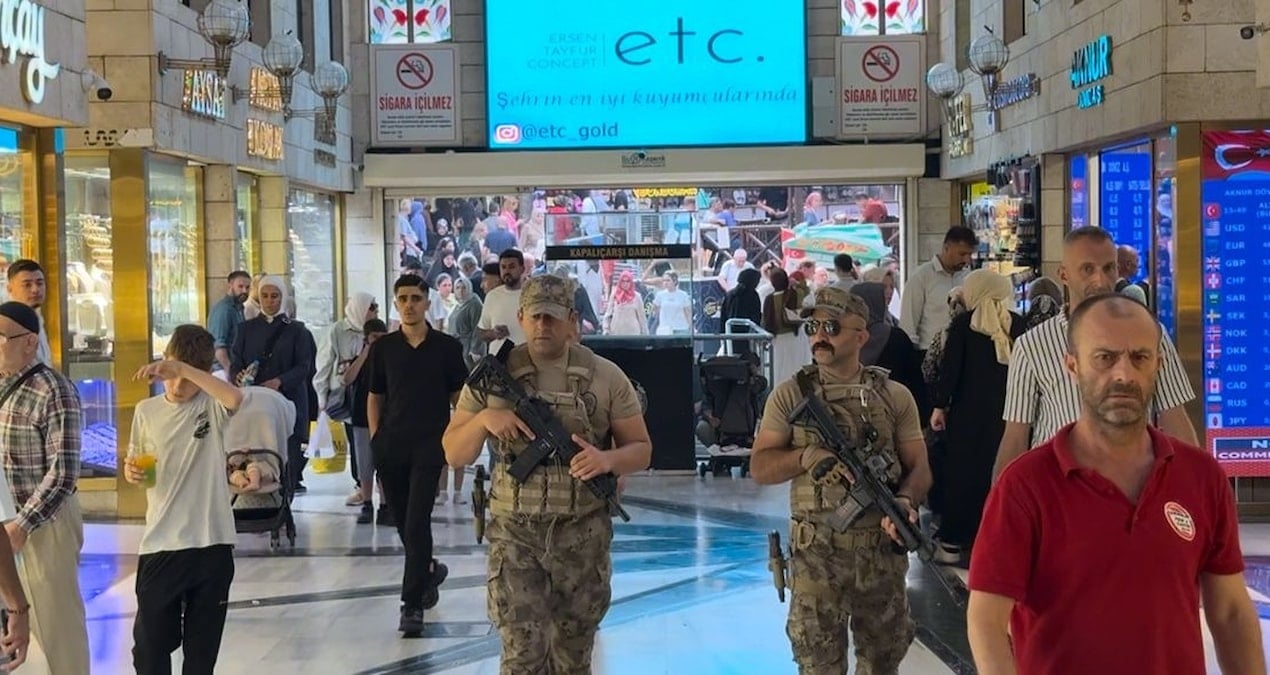 emniyet apar topar harekete gecti ozel harekat kapalicarsida nobete basladi NYI4qu19