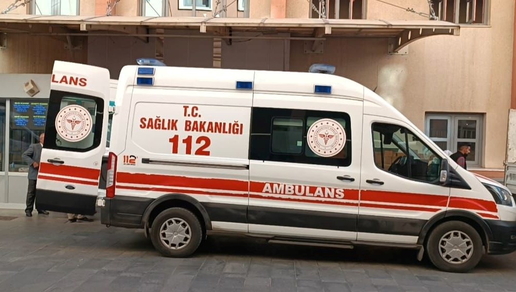 insaat iscisi metrelerce yukseklikten dustu W7sUBlQt