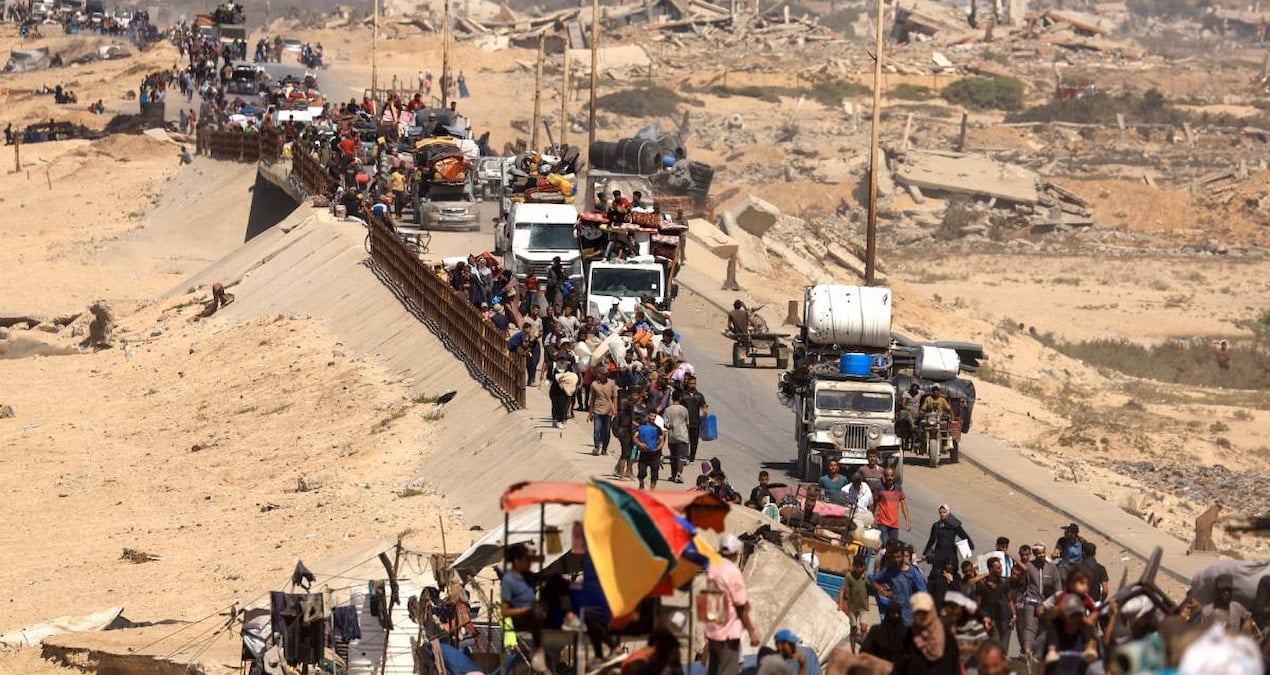 israil gazzede ilerlemeye devam ediyor 900 bin kisi her gun bombalardan kaciyor y8XrQ97E