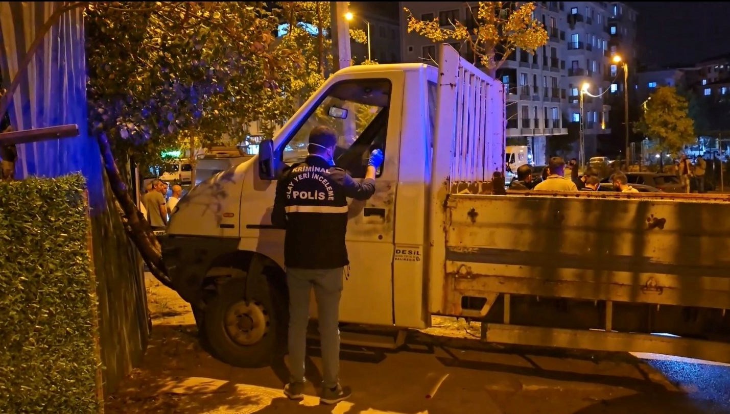 kamyonete silahli saldiri sofor agir yaralandi i6aaQz3H