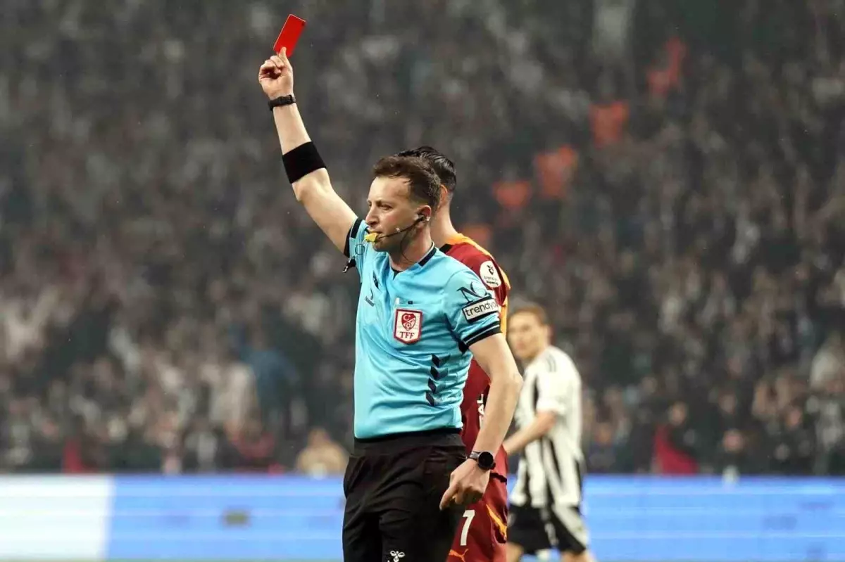 galatasaray besiktas derbisinde 5 kirmizi kart N6RjGzP5