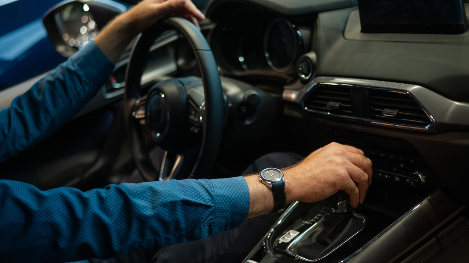 Otomatik Vitesli Araç Kullanırken Kaçınılması Gereken 5 Önemli Hata