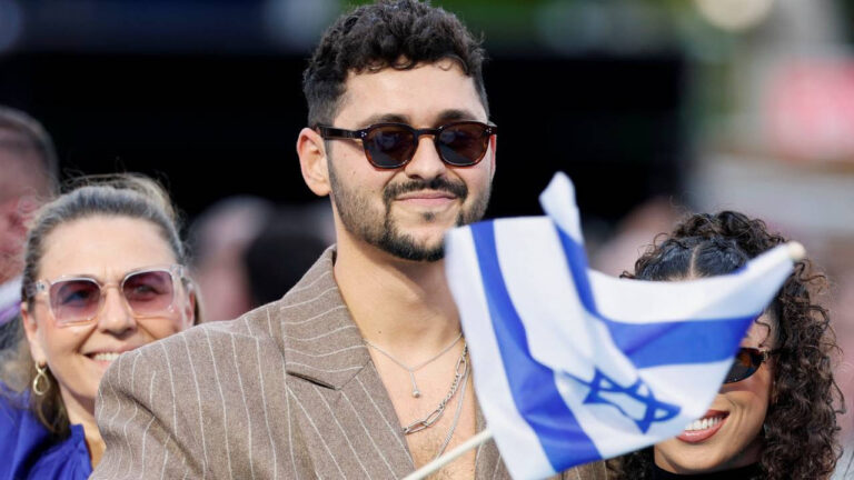 eurovision-yonetimi-israile-protestoyu-sansurledi-salondan-soykirimi-durdurun-sesleri-yukselmisti-5Nppg6H1