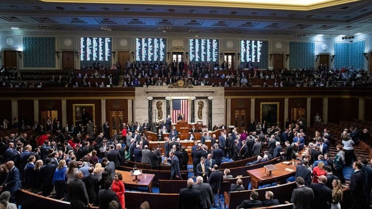 ABD Senatosu’ndan İran Üzerine Kritik Adım! Trump’ın Askeri Yetkilerine Kısıtlama Getirildi