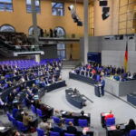 Almanyada milletvekilleri halkla dayanisma icin 500 euroluk maas zammini oy birligiyle reddetti dPlFWLQl