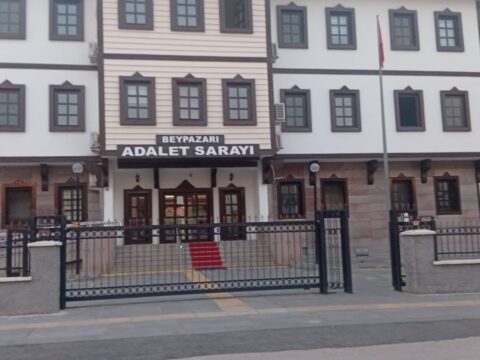 Ankarada damat dehseti tartistigi kayinpederi ve kayinvalidesini oldurdu mKashYvj